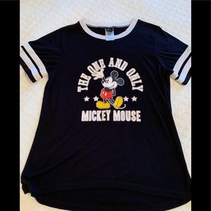 Disney Mickey  Mouse Sports Tee, size Lg,